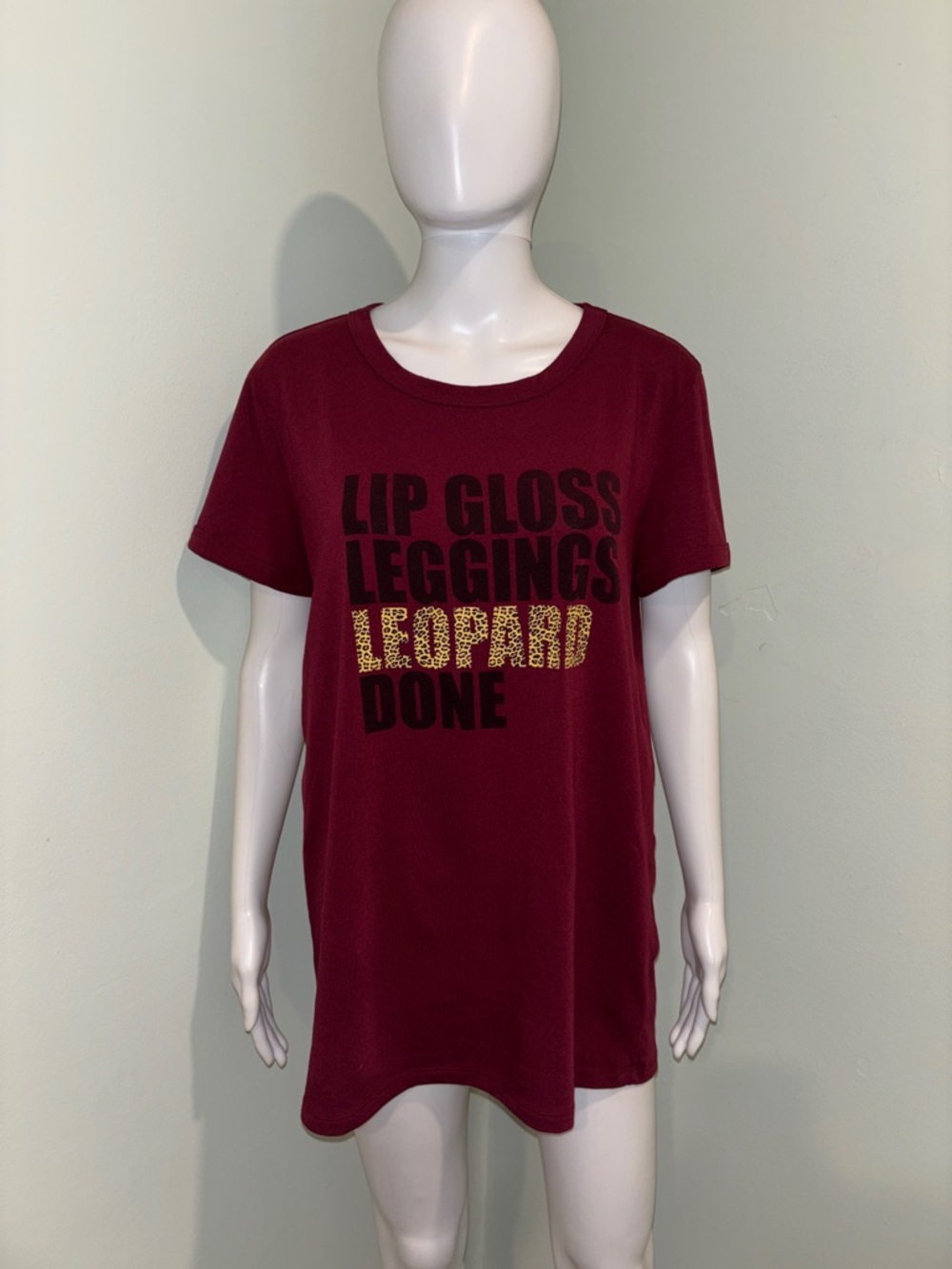 LulaRoe Maroon Round Neck Short Sleeve T-Shirt - L